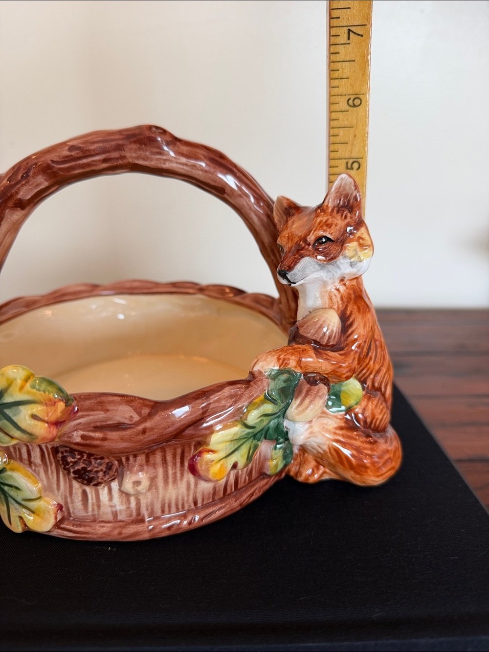 Heritage Harvest Cream and Brown Ceramic Fox Basket. - Picture 8 of 9
